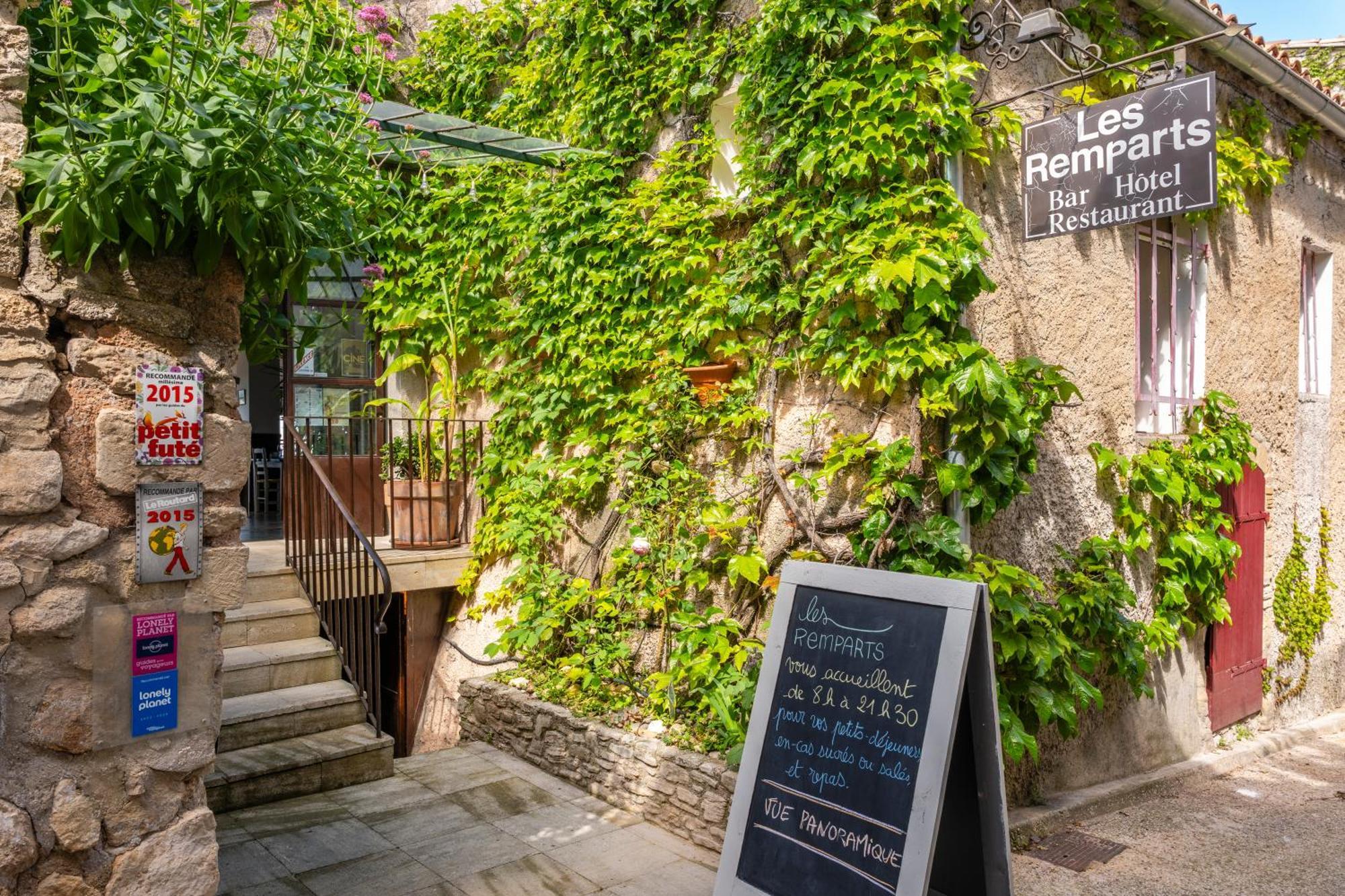 Hotel Restaurant Les Remparts Venasque Ngoại thất bức ảnh