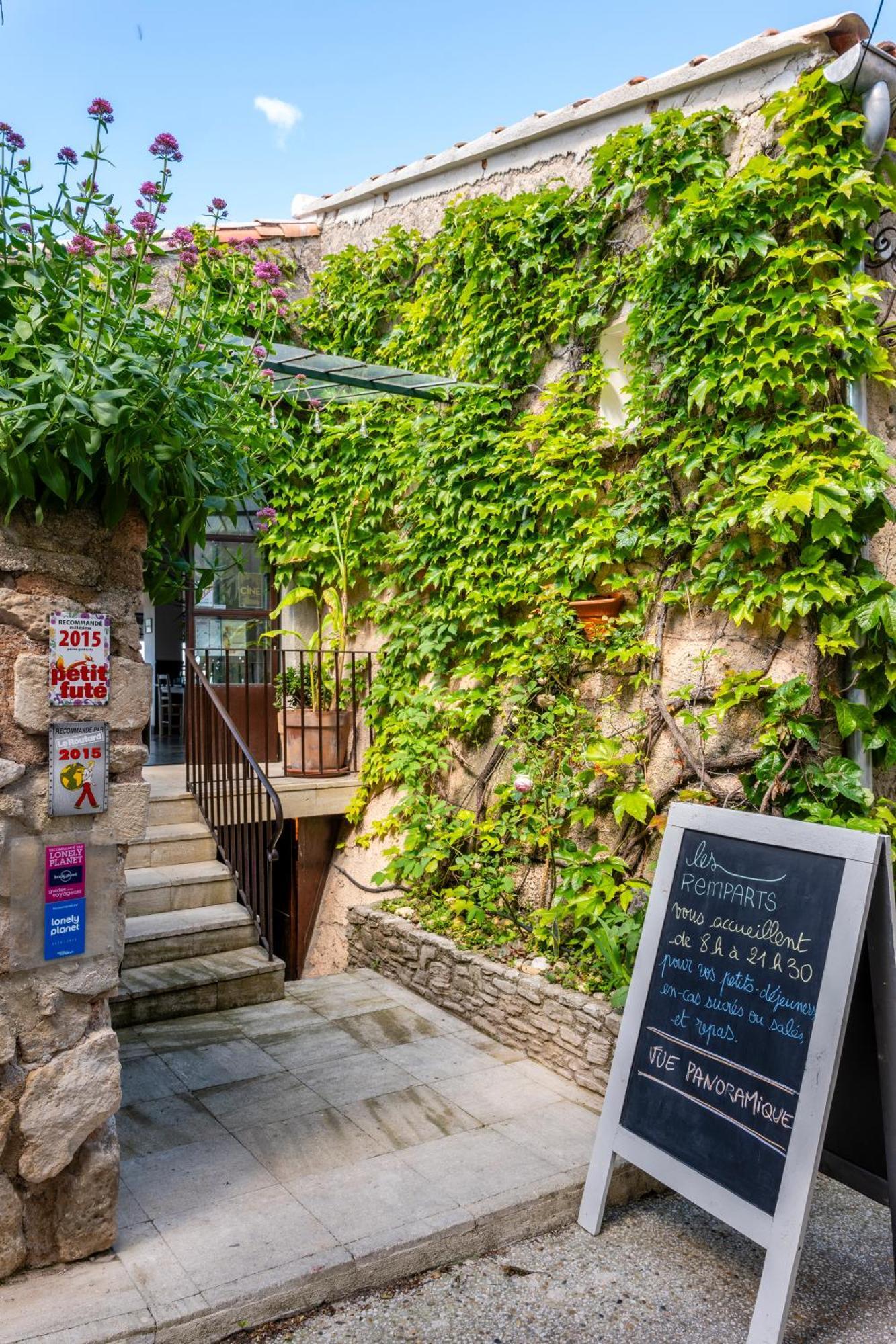 Hotel Restaurant Les Remparts Venasque Ngoại thất bức ảnh
