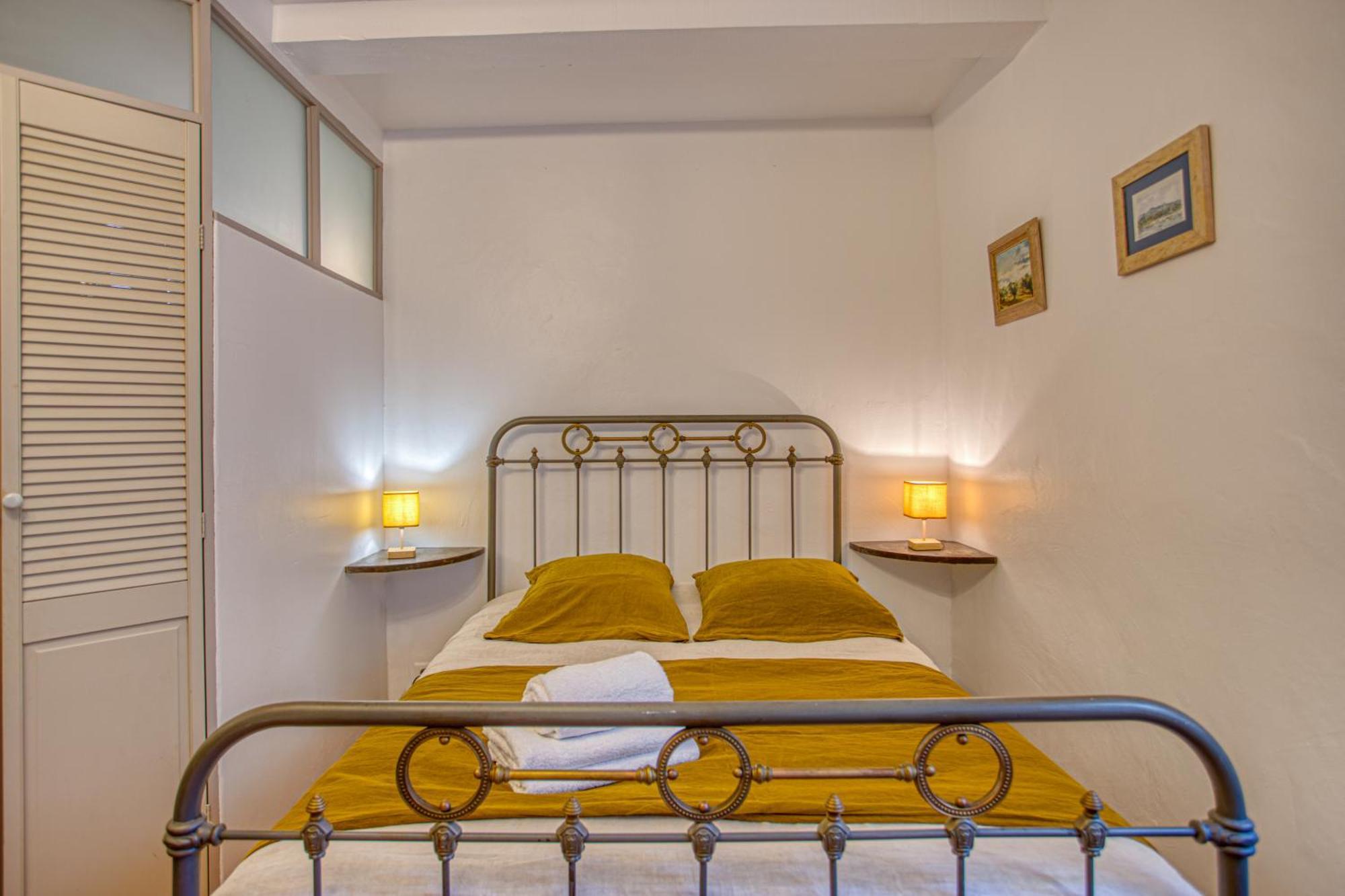 Hotel Restaurant Les Remparts Venasque Ngoại thất bức ảnh