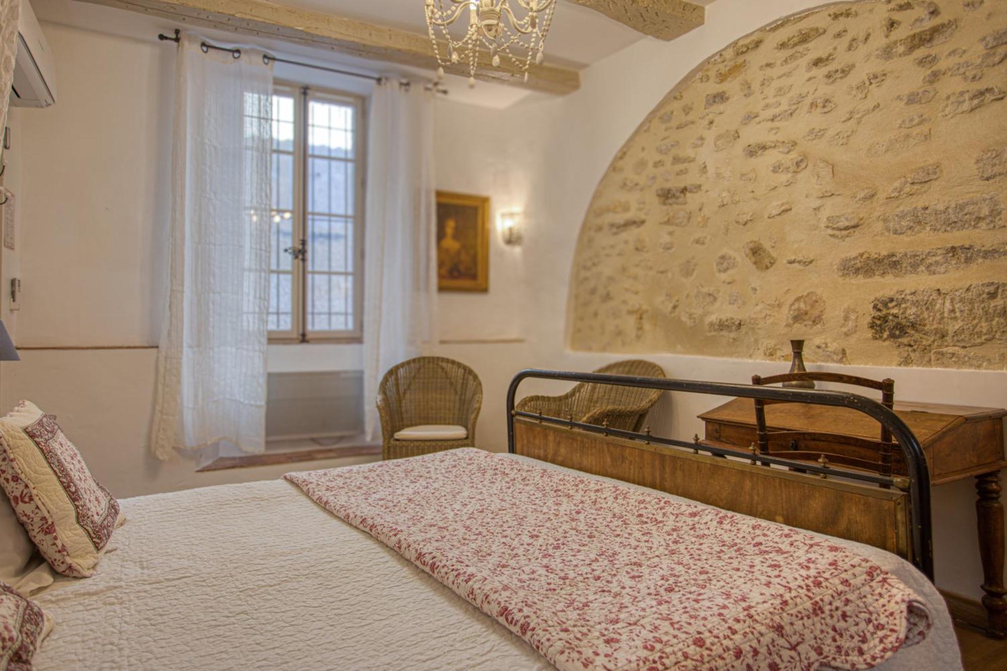 Hotel Restaurant Les Remparts Venasque Ngoại thất bức ảnh