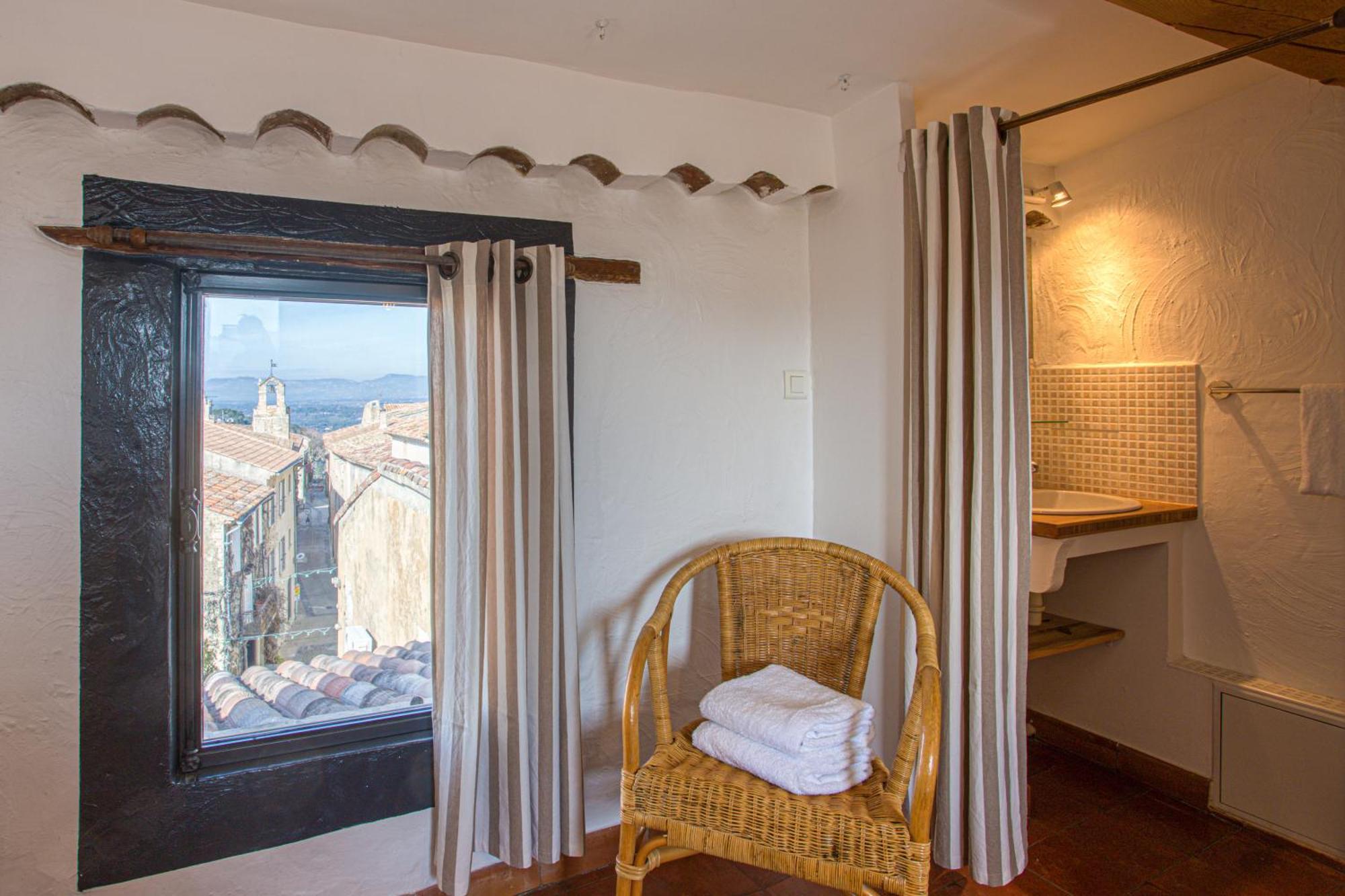 Hotel Restaurant Les Remparts Venasque Ngoại thất bức ảnh